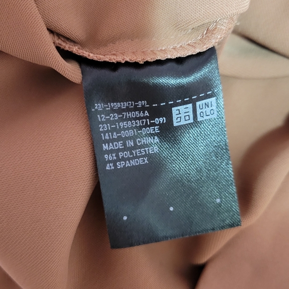 UNIQLO Women's Minimalist Oversized Warm Brown Boxy Top - Modern Relaxed Fit - Picture 8 of 8